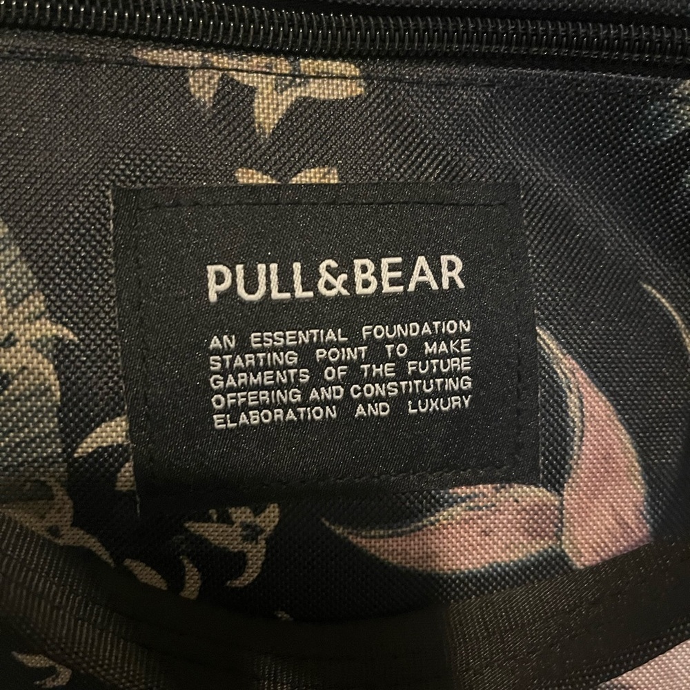 Pull&Bear Black Floral Travel Overnighter Bag - Picture 2 of 14